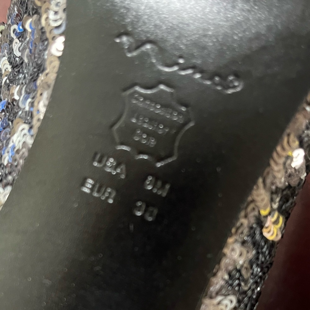 Nina Ricci Silver & Gray Sequin Metallic Leather Heels, Size 8M - Picture 10 of 13